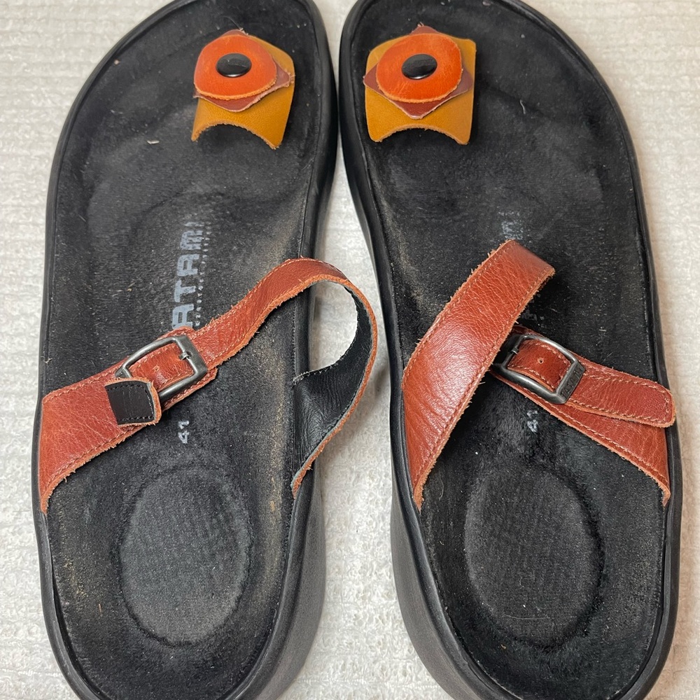 Tatami sandal similar to Birkenstocks